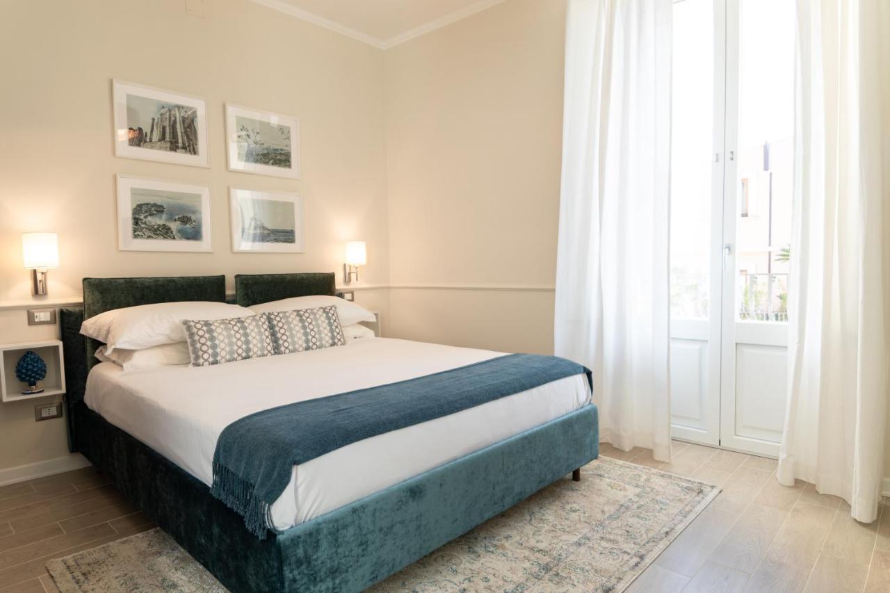 Longo Suites タオルミーナ エクステリア 写真